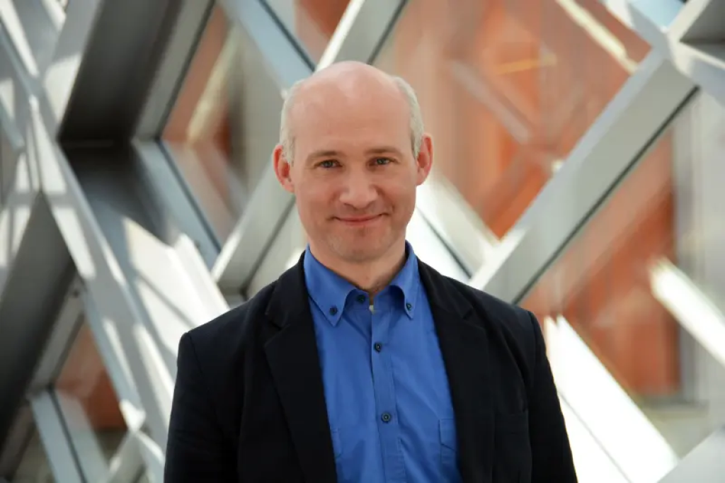 Dr J&oacute;zef Ginter.