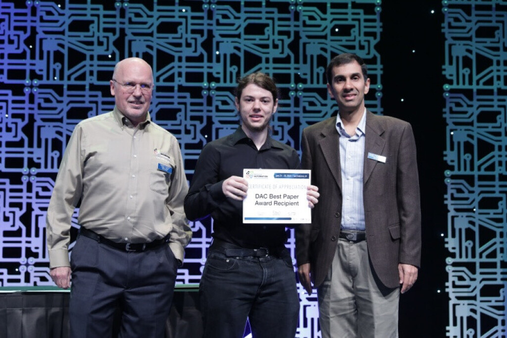 Best Research Paper Recipient.