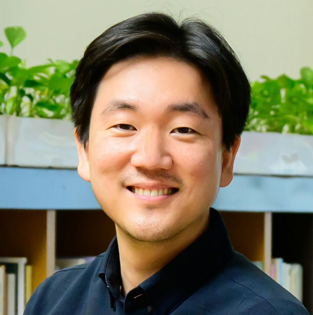 Duk-Hyun Choe.