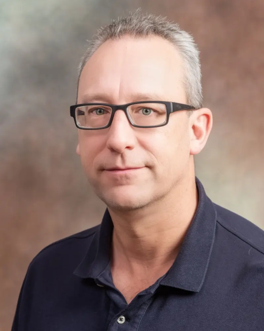 Alex Starr headshot.