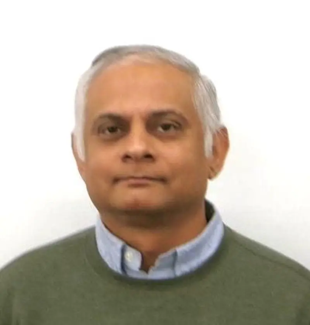 Apurva Brahmbhatt headshot.