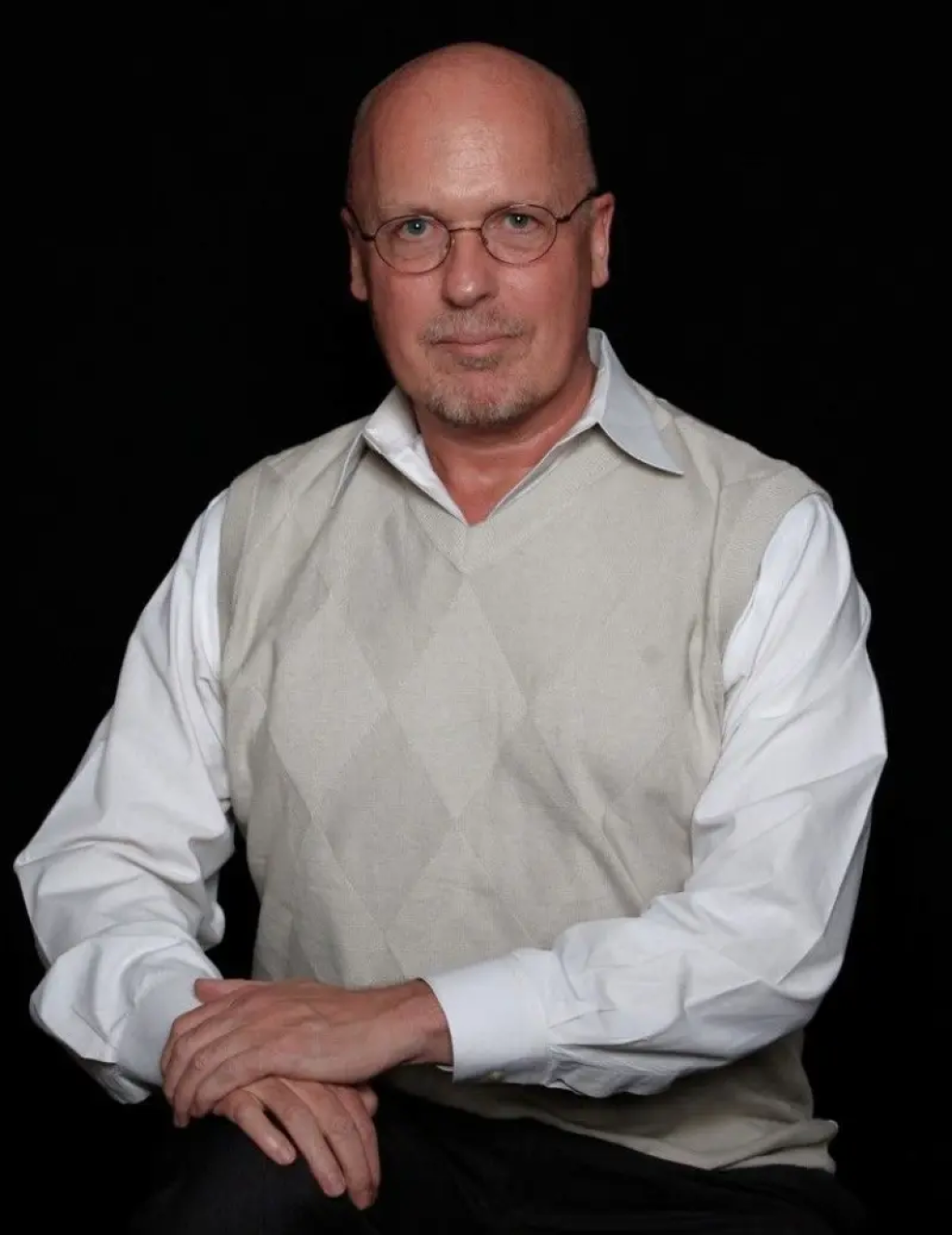 Harry Foster headshot.