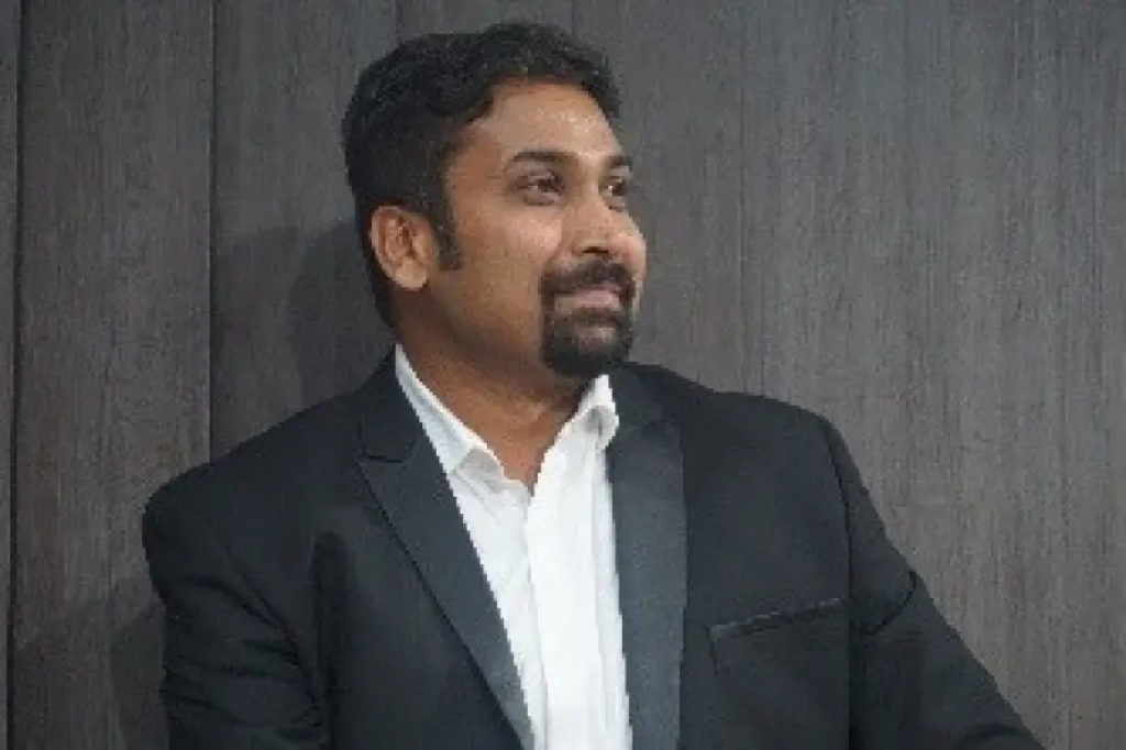 Dr. Prabu Murali.