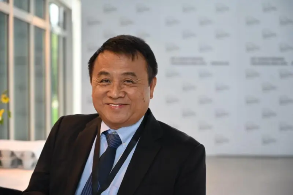 Andy Chen.